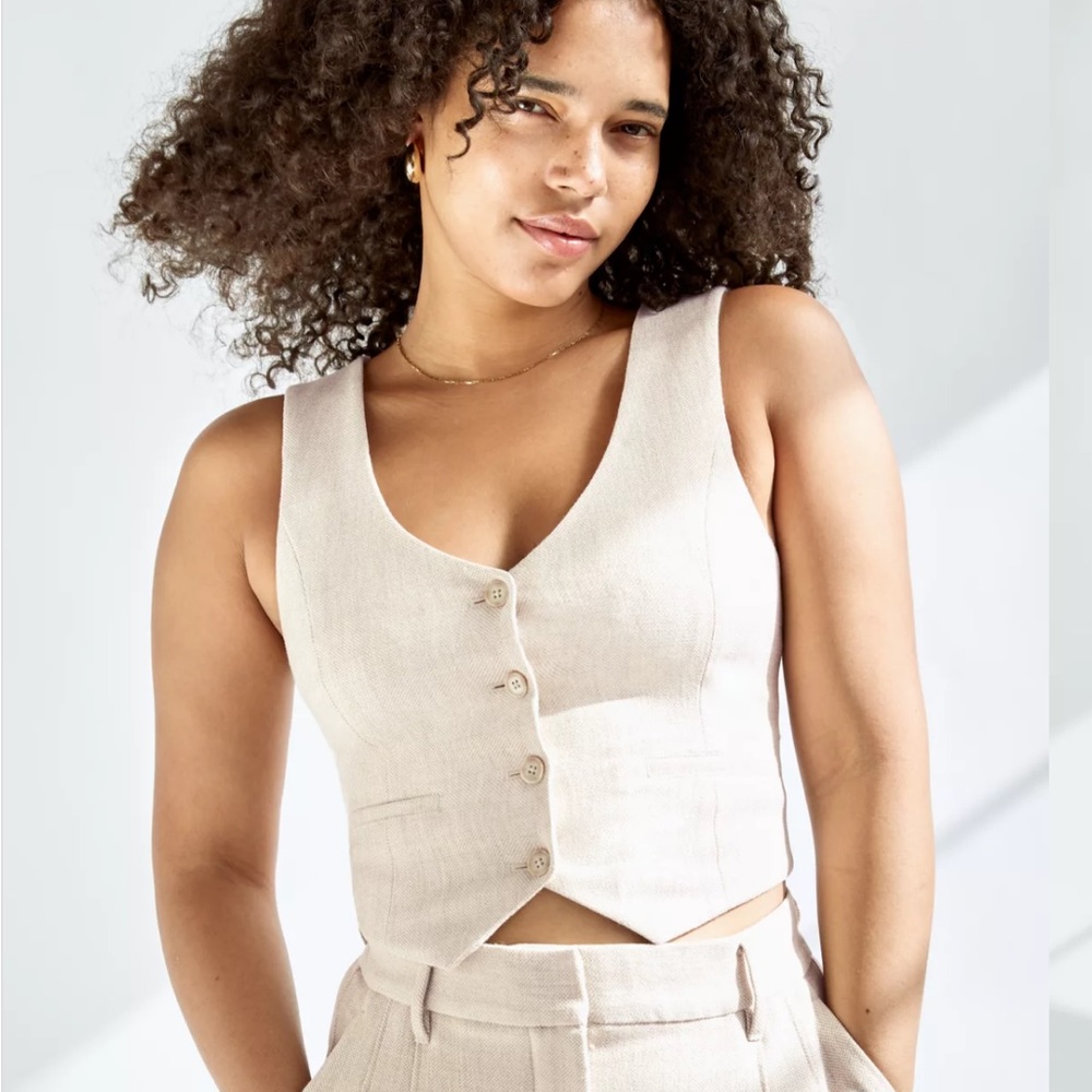 Aritzia Cream Button-Front Linen Blend Vest